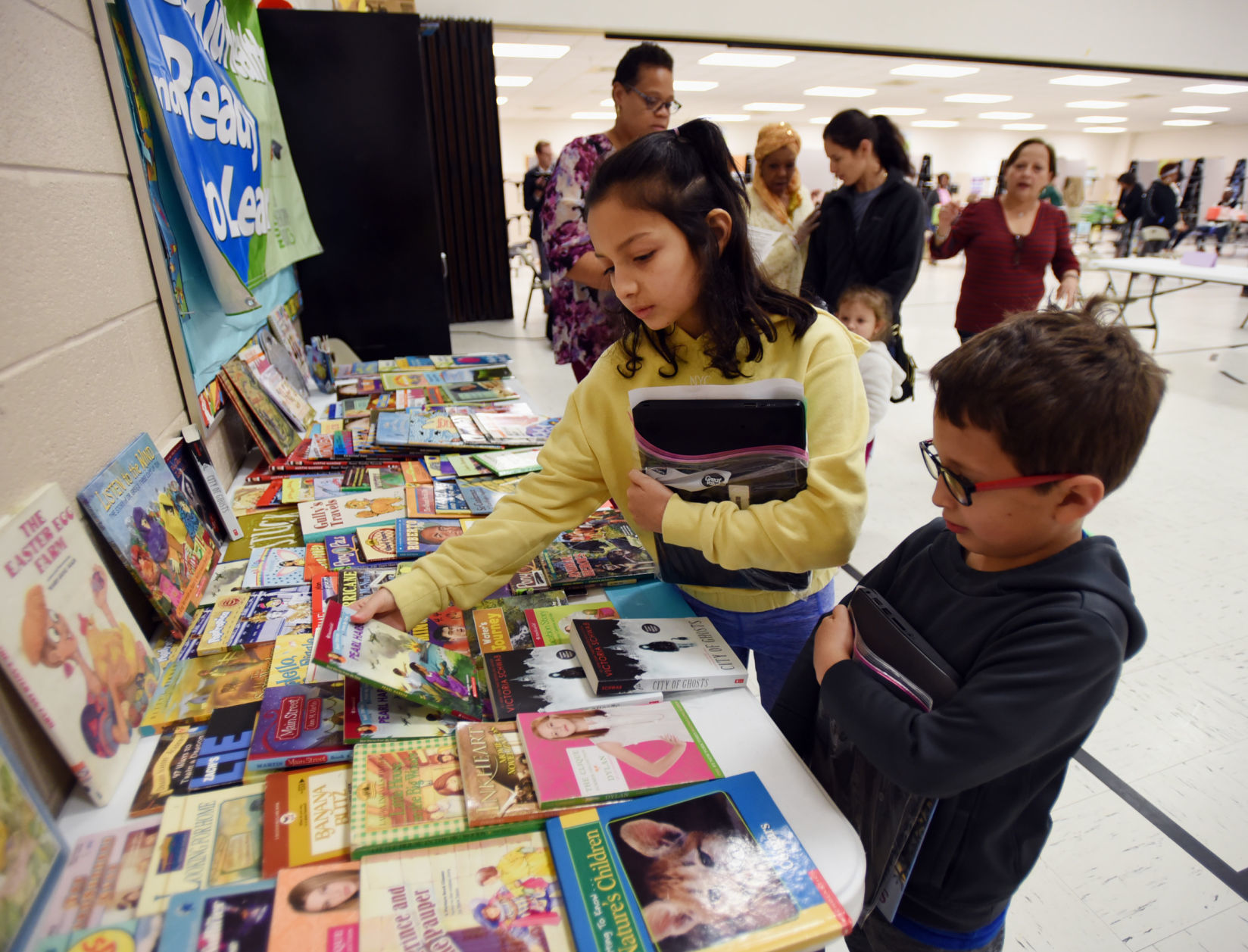 Griffith Elementary device pick-up